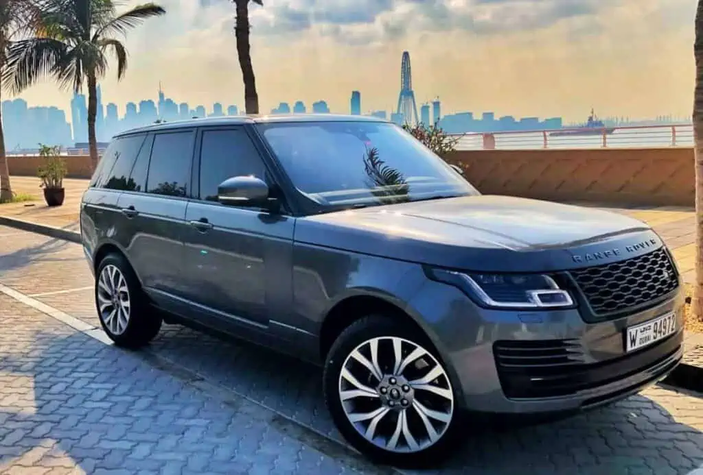 top luxury cars to rent in dubai - range rover vogue
